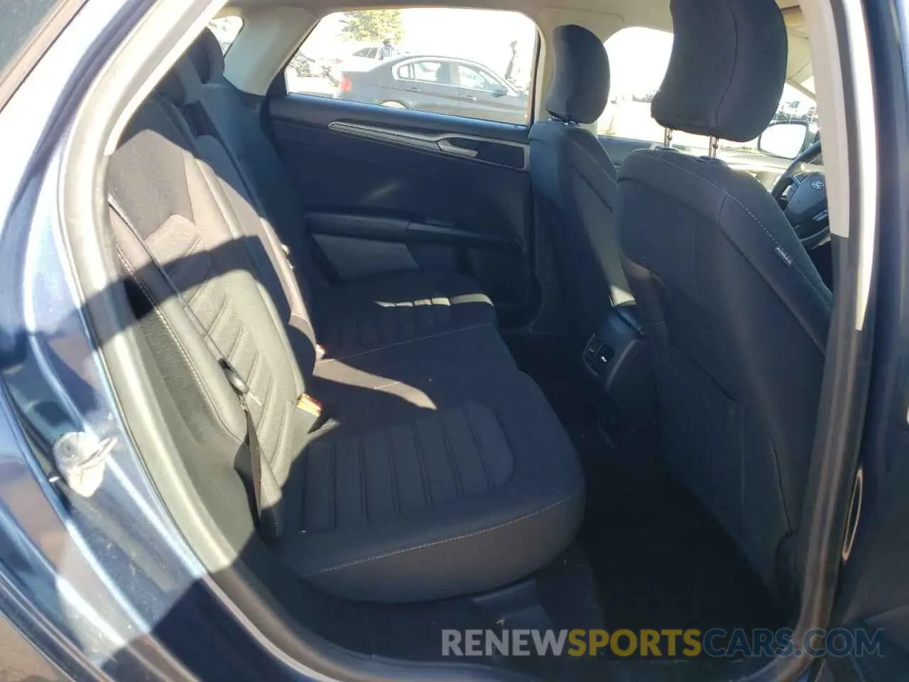 10 Photograph of a damaged car 3FA6P0HD1KR250451 FORD FUSION 2019