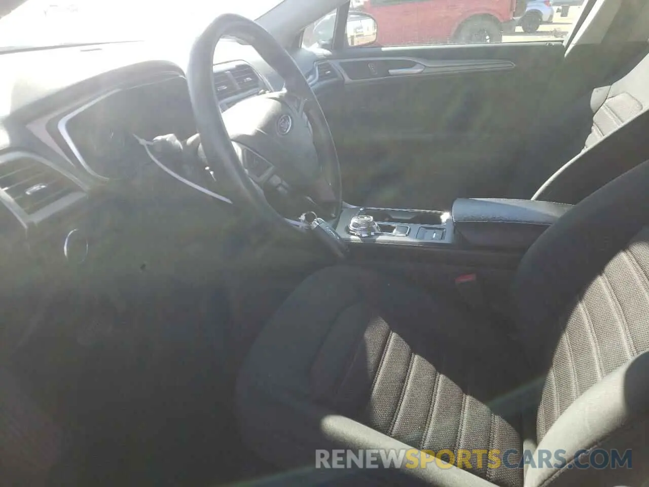7 Photograph of a damaged car 3FA6P0HD1KR250451 FORD FUSION 2019