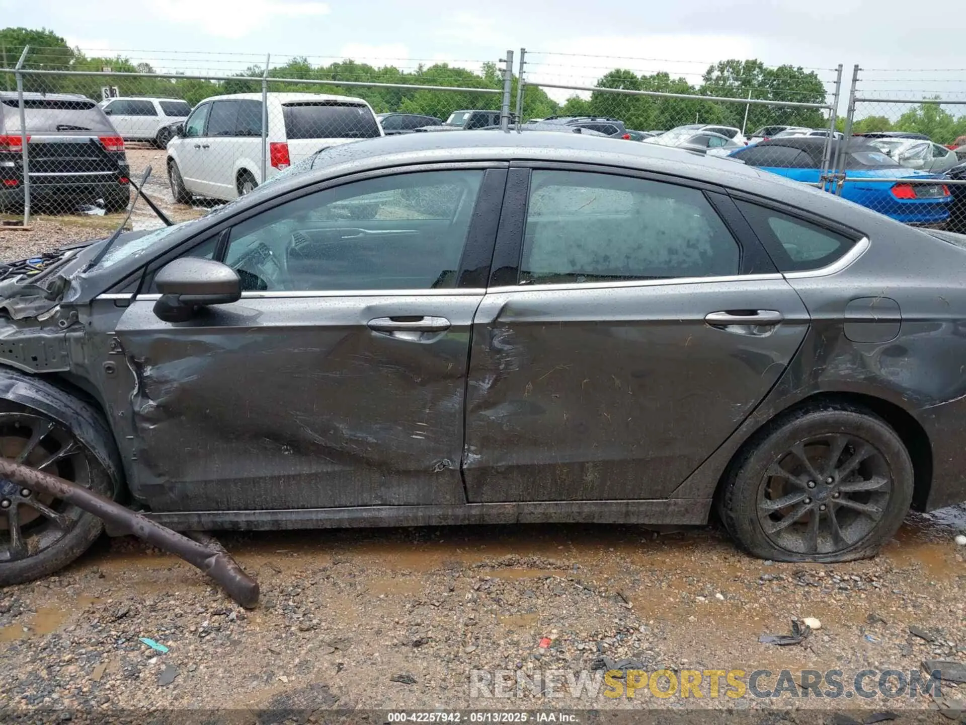 13 Фотография поврежденного автомобиля 3FA6P0HD1KR285572 FORD FUSION 2019