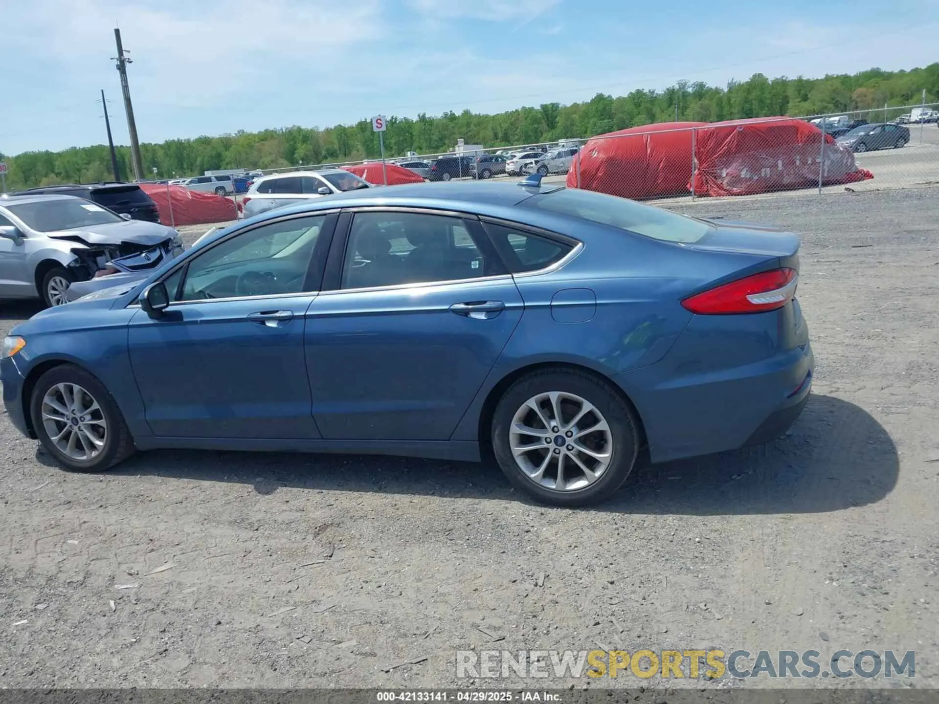 14 Photograph of a damaged car 3FA6P0HD2KR126379 FORD FUSION 2019