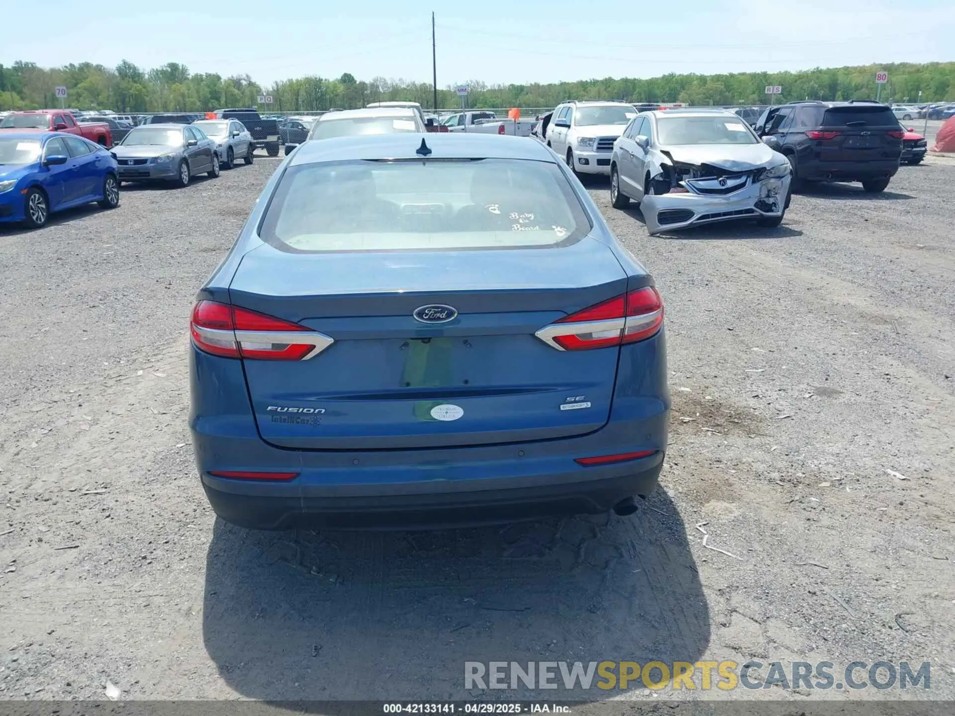 16 Photograph of a damaged car 3FA6P0HD2KR126379 FORD FUSION 2019