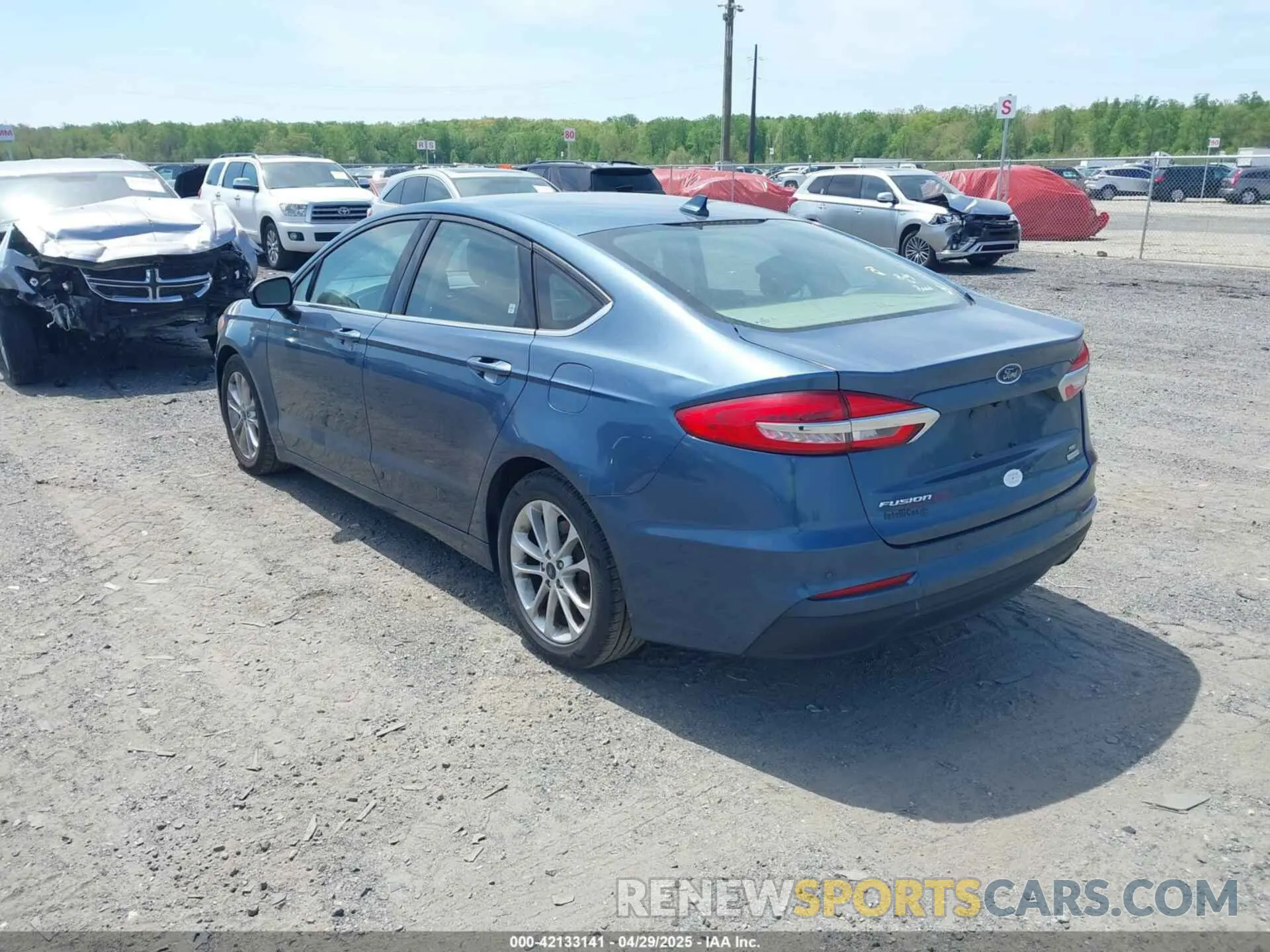 3 Photograph of a damaged car 3FA6P0HD2KR126379 FORD FUSION 2019