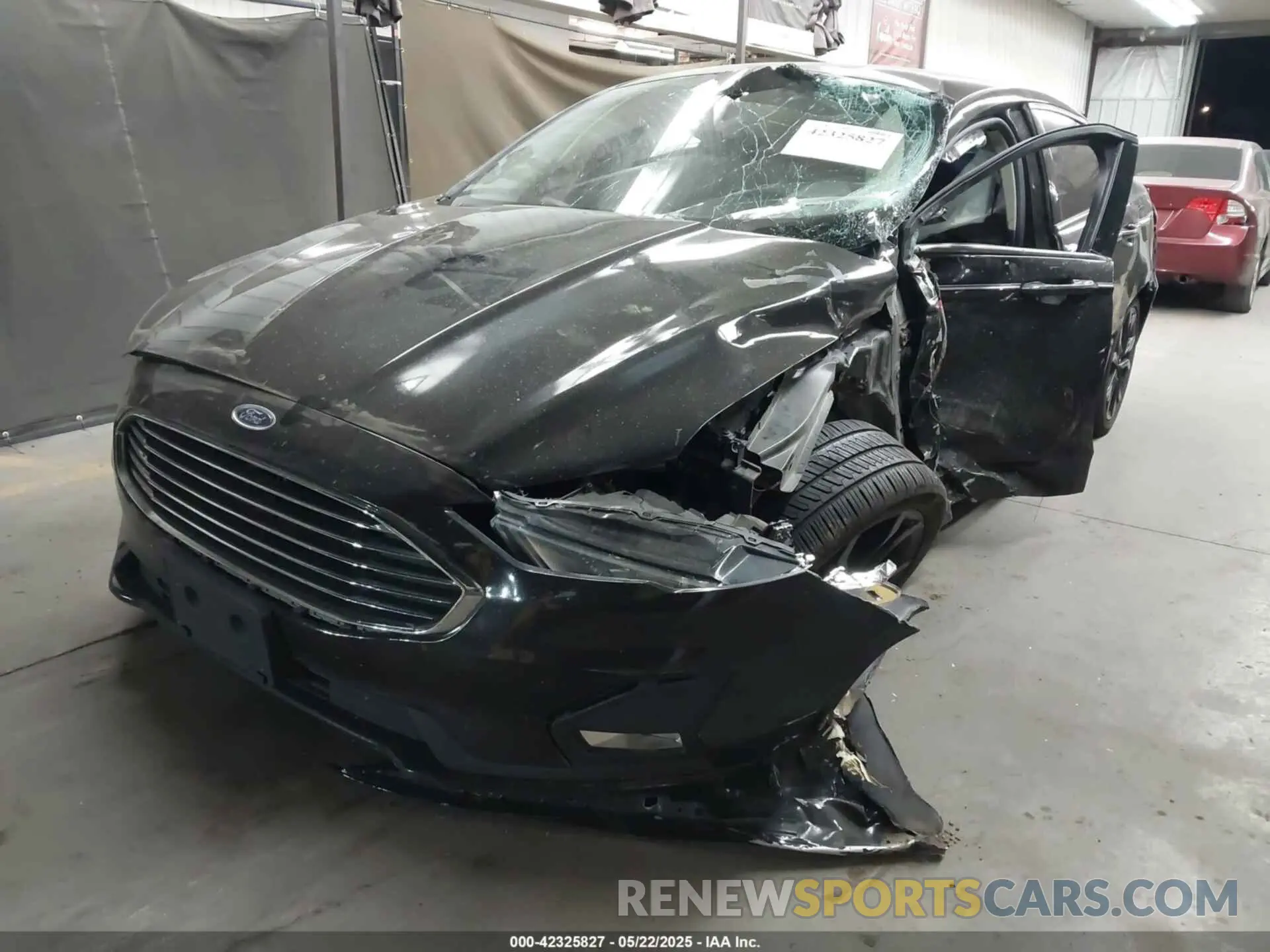 2 Фотография поврежденного автомобиля 3FA6P0HD2KR133879 FORD FUSION 2019