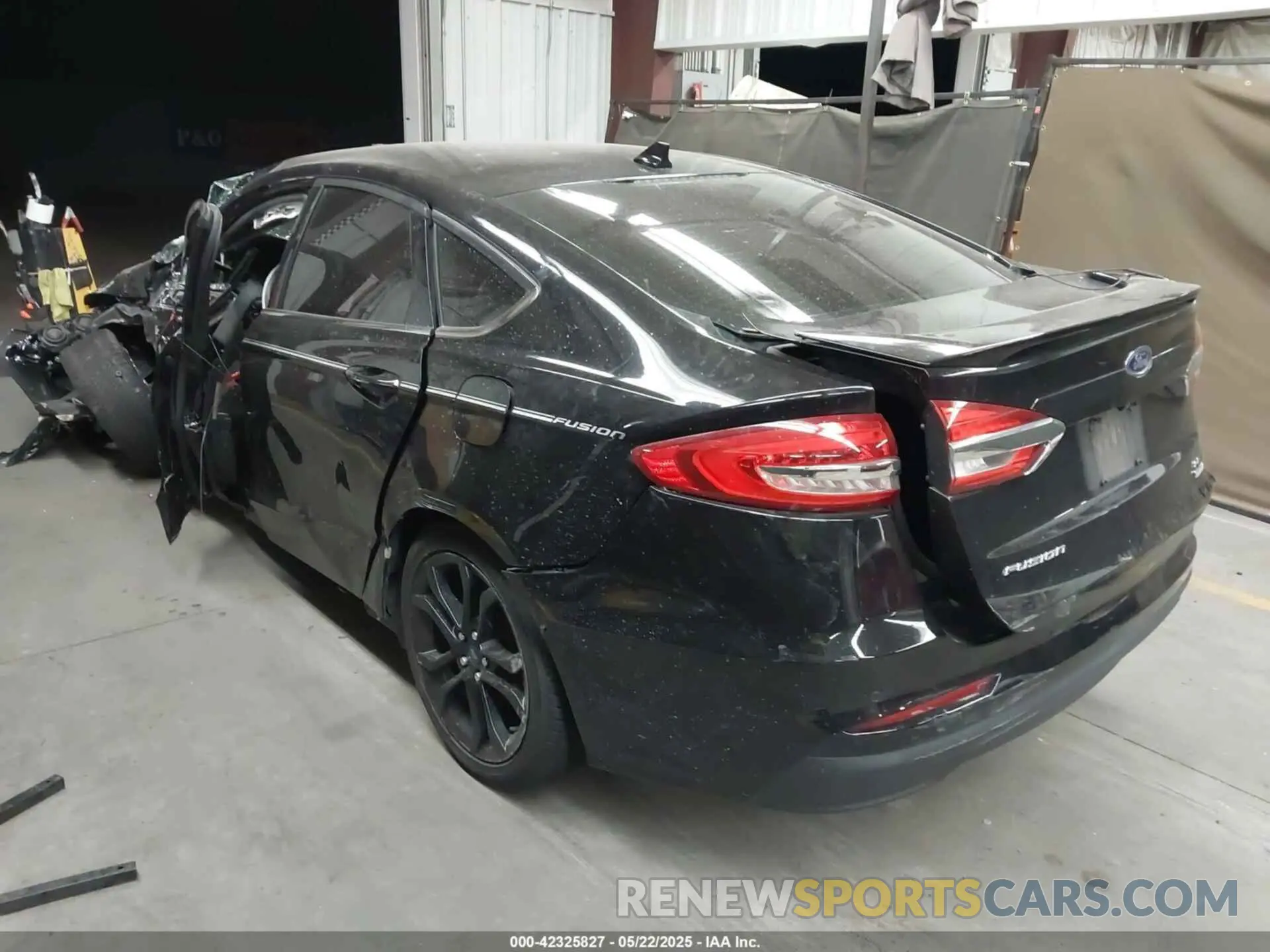 3 Фотография поврежденного автомобиля 3FA6P0HD2KR133879 FORD FUSION 2019