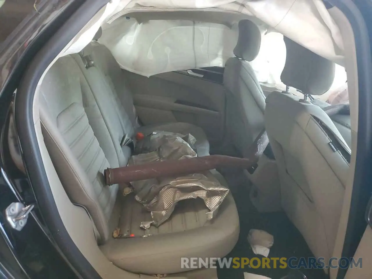 10 Photograph of a damaged car 3FA6P0HD2KR173606 FORD FUSION 2019