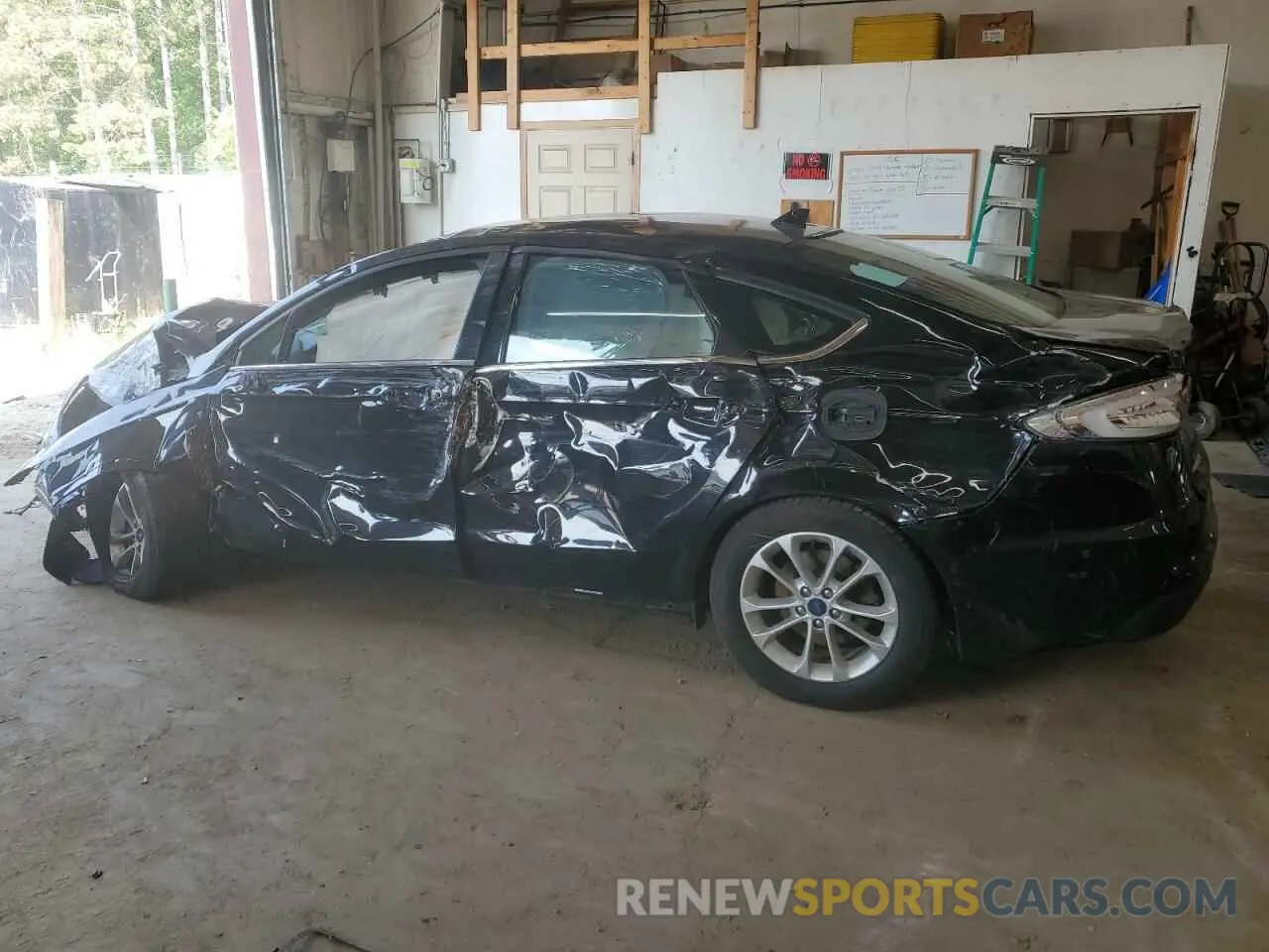 2 Photograph of a damaged car 3FA6P0HD2KR173606 FORD FUSION 2019