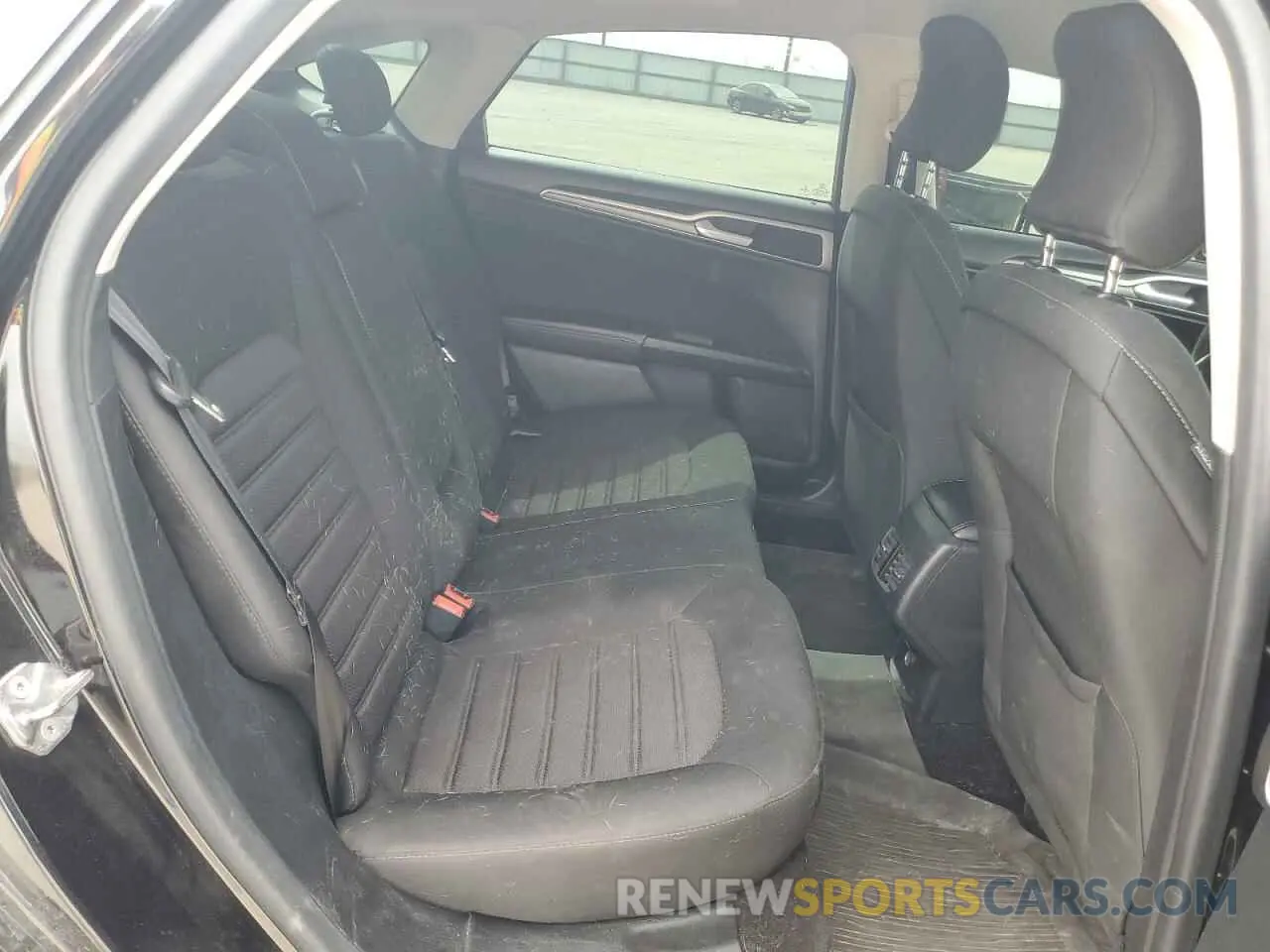 10 Фотография поврежденного автомобиля 3FA6P0HD2KR284785 FORD FUSION 2019