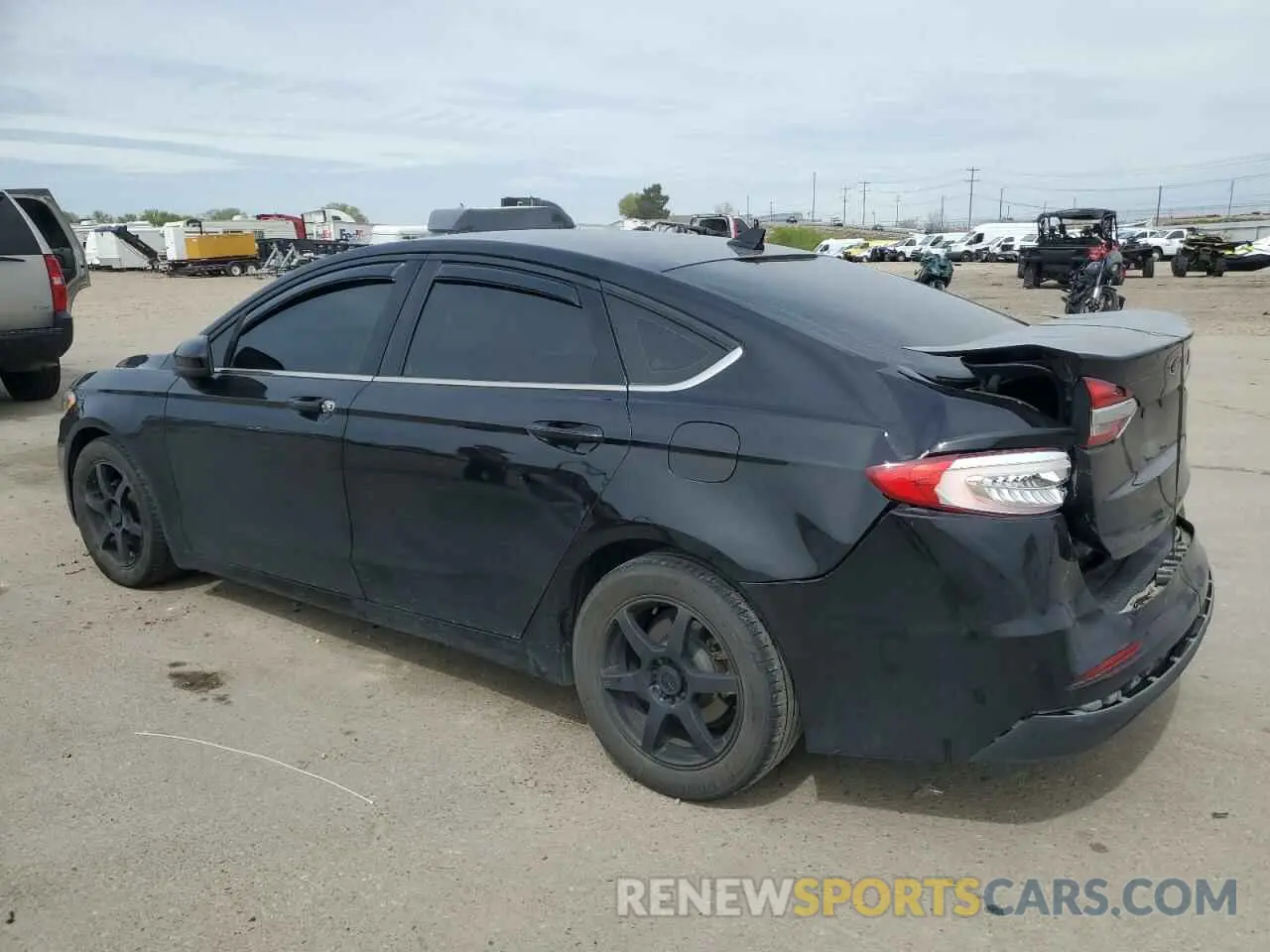 2 Фотография поврежденного автомобиля 3FA6P0HD2KR284785 FORD FUSION 2019