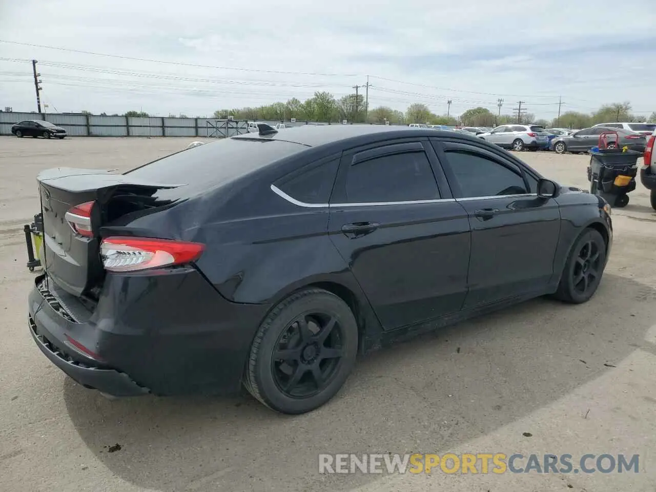 3 Фотография поврежденного автомобиля 3FA6P0HD2KR284785 FORD FUSION 2019