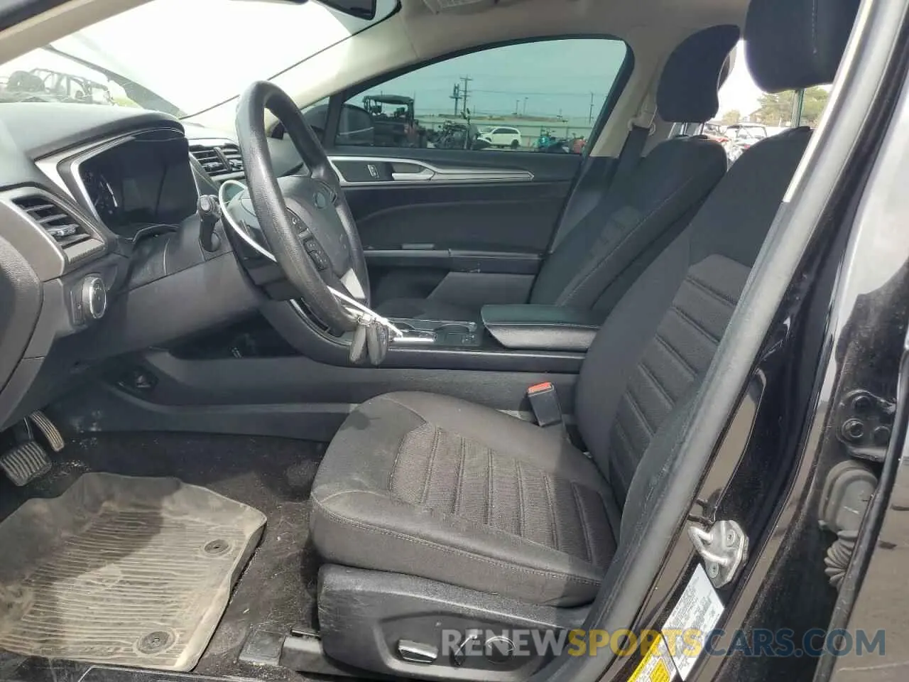 7 Фотография поврежденного автомобиля 3FA6P0HD2KR284785 FORD FUSION 2019