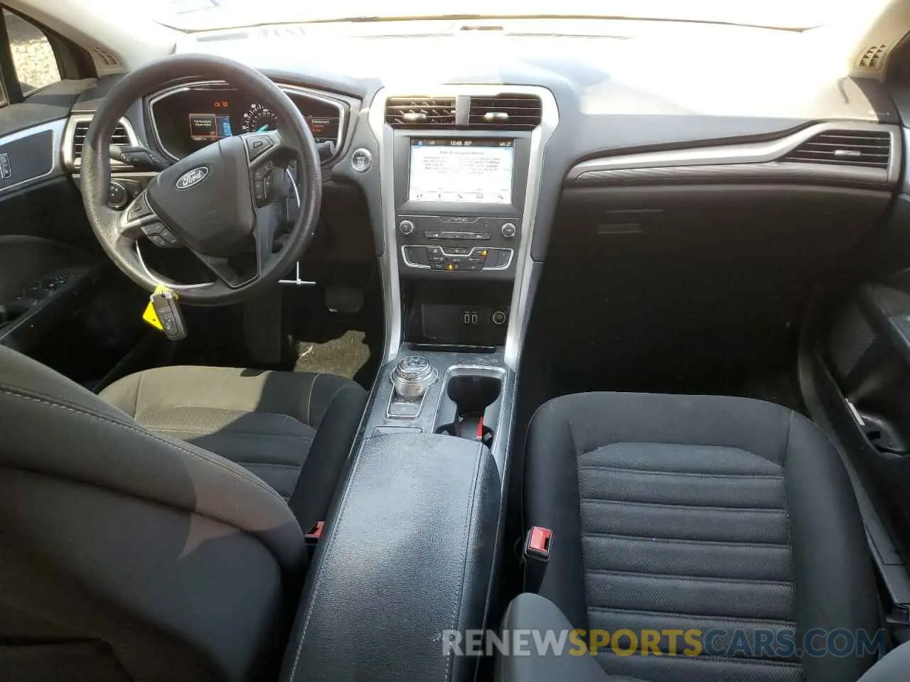 8 Photograph of a damaged car 3FA6P0HD3KR113706 FORD FUSION 2019