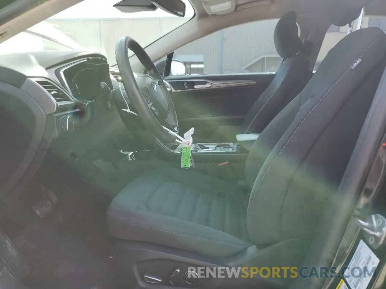 7 Photograph of a damaged car 3FA6P0HD3KR132109 FORD FUSION 2019