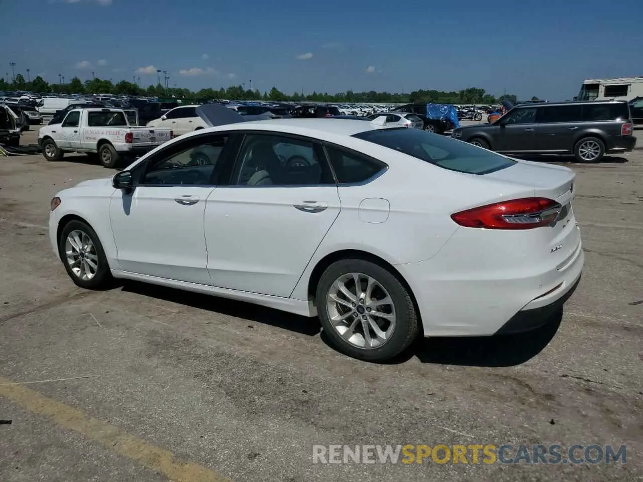 2 Photograph of a damaged car 3FA6P0HD3KR148343 FORD FUSION 2019