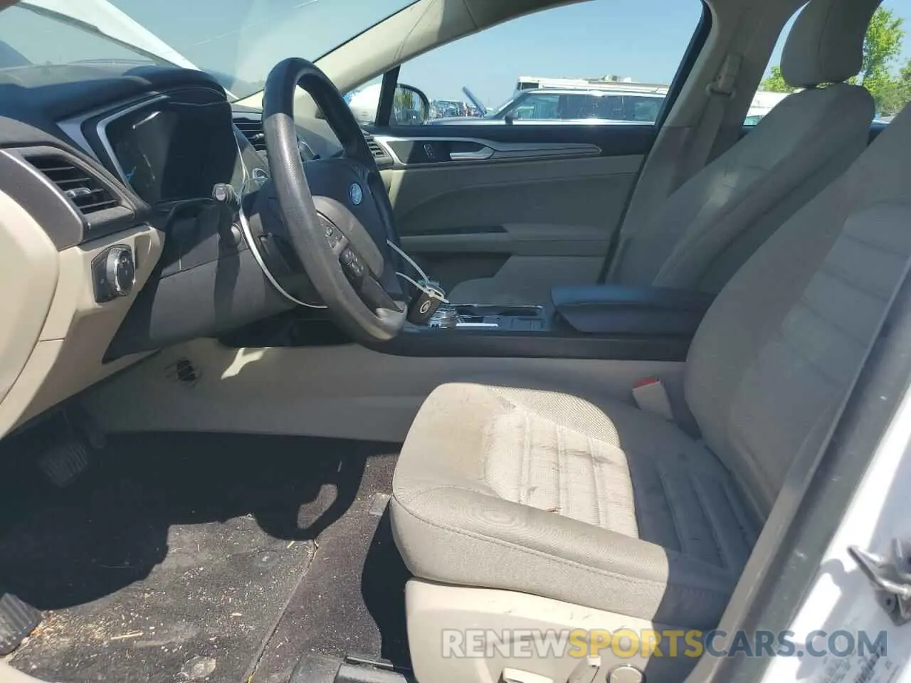 7 Photograph of a damaged car 3FA6P0HD3KR148343 FORD FUSION 2019
