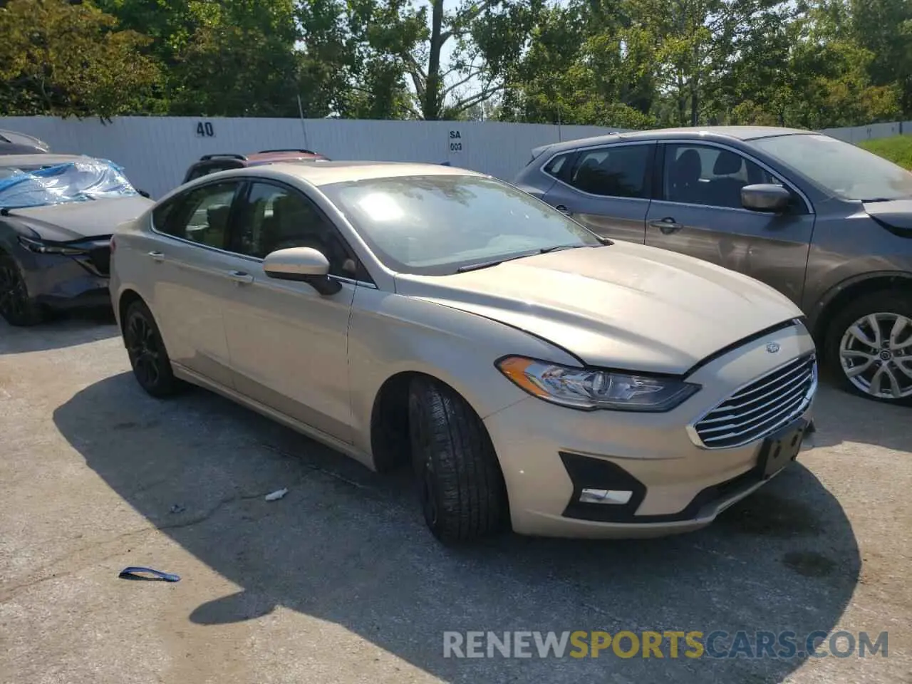 4 Photograph of a damaged car 3FA6P0HD3KR172819 FORD FUSION 2019