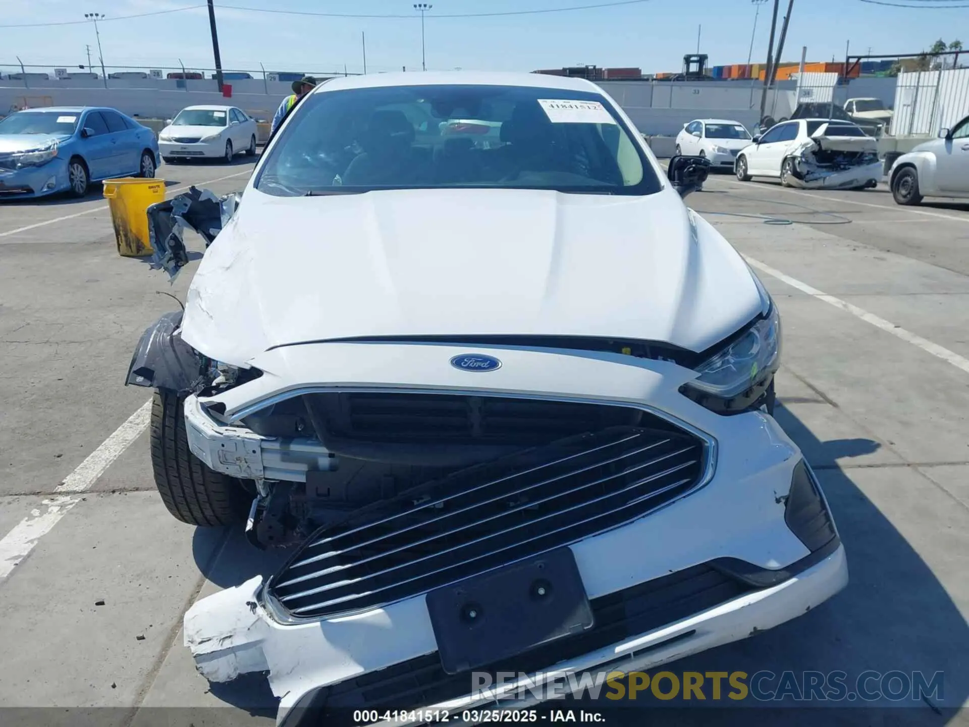 12 Photograph of a damaged car 3FA6P0HD3KR175624 FORD FUSION 2019