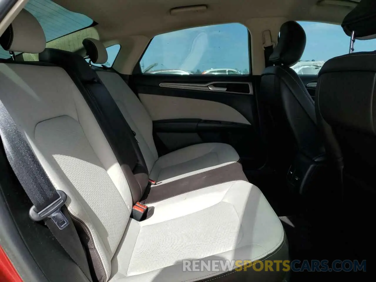 10 Фотография поврежденного автомобиля 3FA6P0HD3KR213658 FORD FUSION 2019