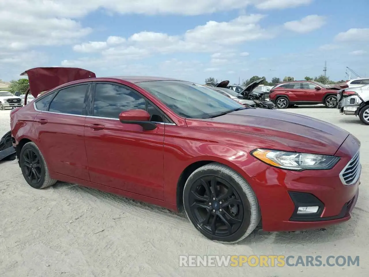 4 Фотография поврежденного автомобиля 3FA6P0HD3KR213658 FORD FUSION 2019