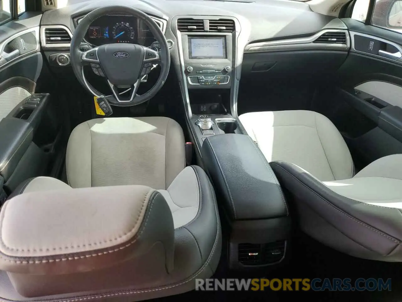 8 Фотография поврежденного автомобиля 3FA6P0HD3KR213658 FORD FUSION 2019