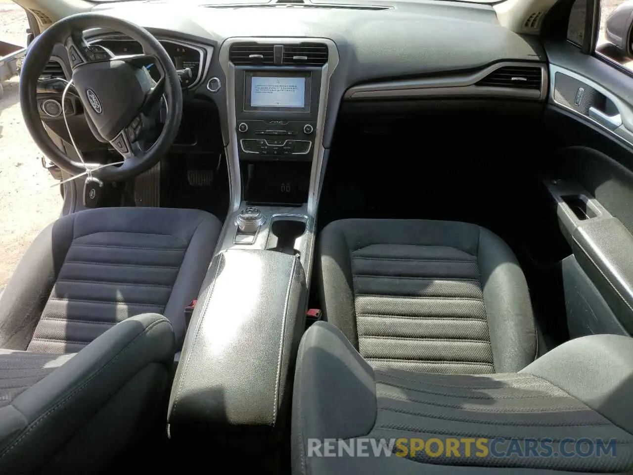 8 Photograph of a damaged car 3FA6P0HD3KR216351 FORD FUSION 2019
