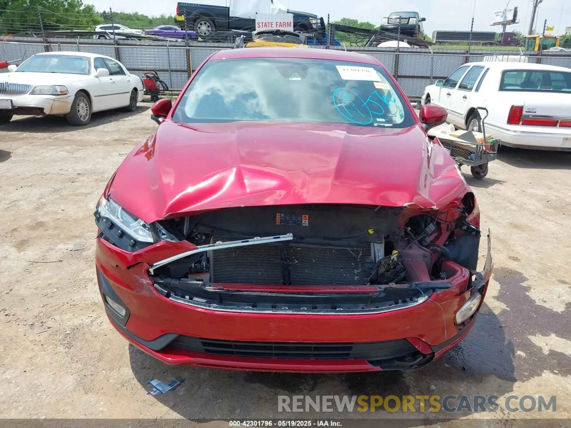 12 Фотография поврежденного автомобиля 3FA6P0HD3KR250581 FORD FUSION 2019