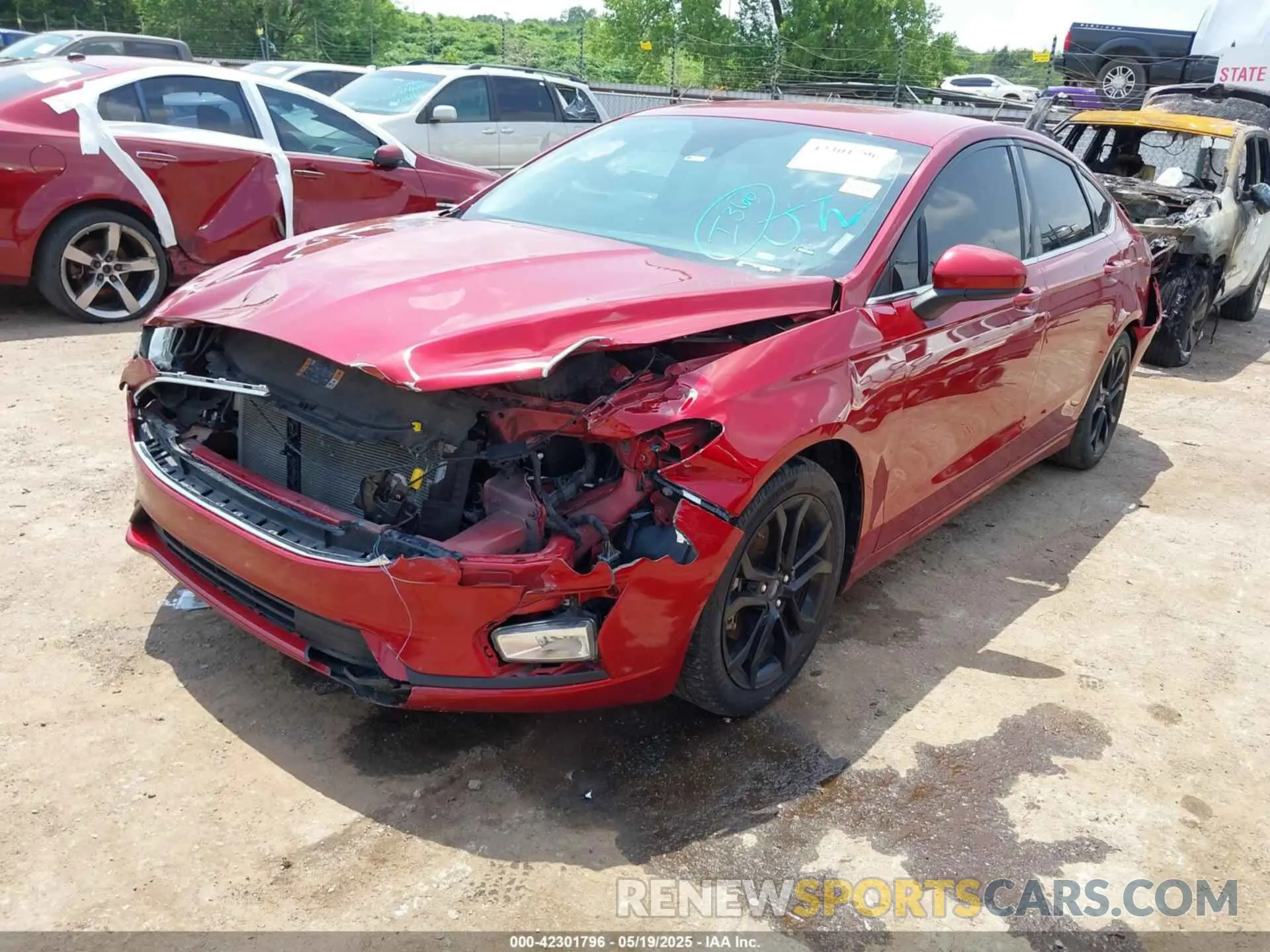 2 Фотография поврежденного автомобиля 3FA6P0HD3KR250581 FORD FUSION 2019