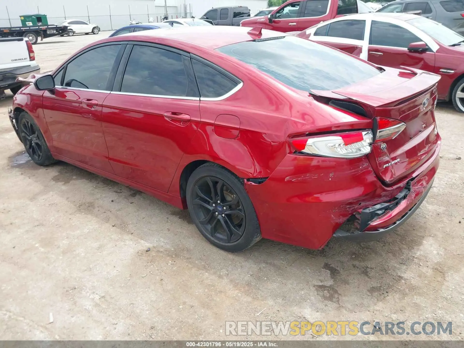 3 Фотография поврежденного автомобиля 3FA6P0HD3KR250581 FORD FUSION 2019
