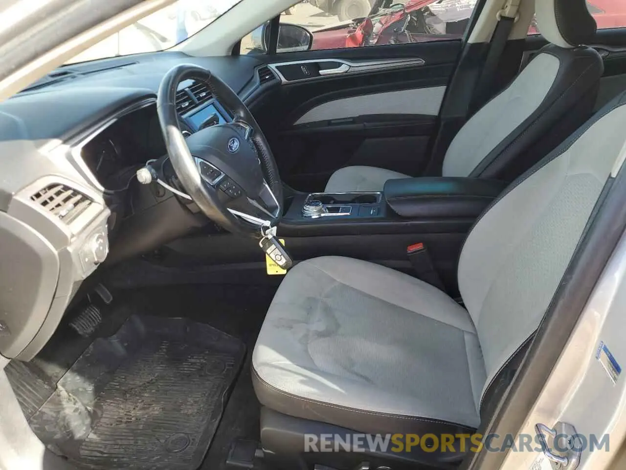 7 Photograph of a damaged car 3FA6P0HD3KR251262 FORD FUSION 2019