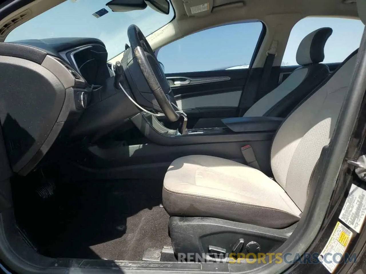 7 Фотография поврежденного автомобиля 3FA6P0HD4KR103346 FORD FUSION 2019