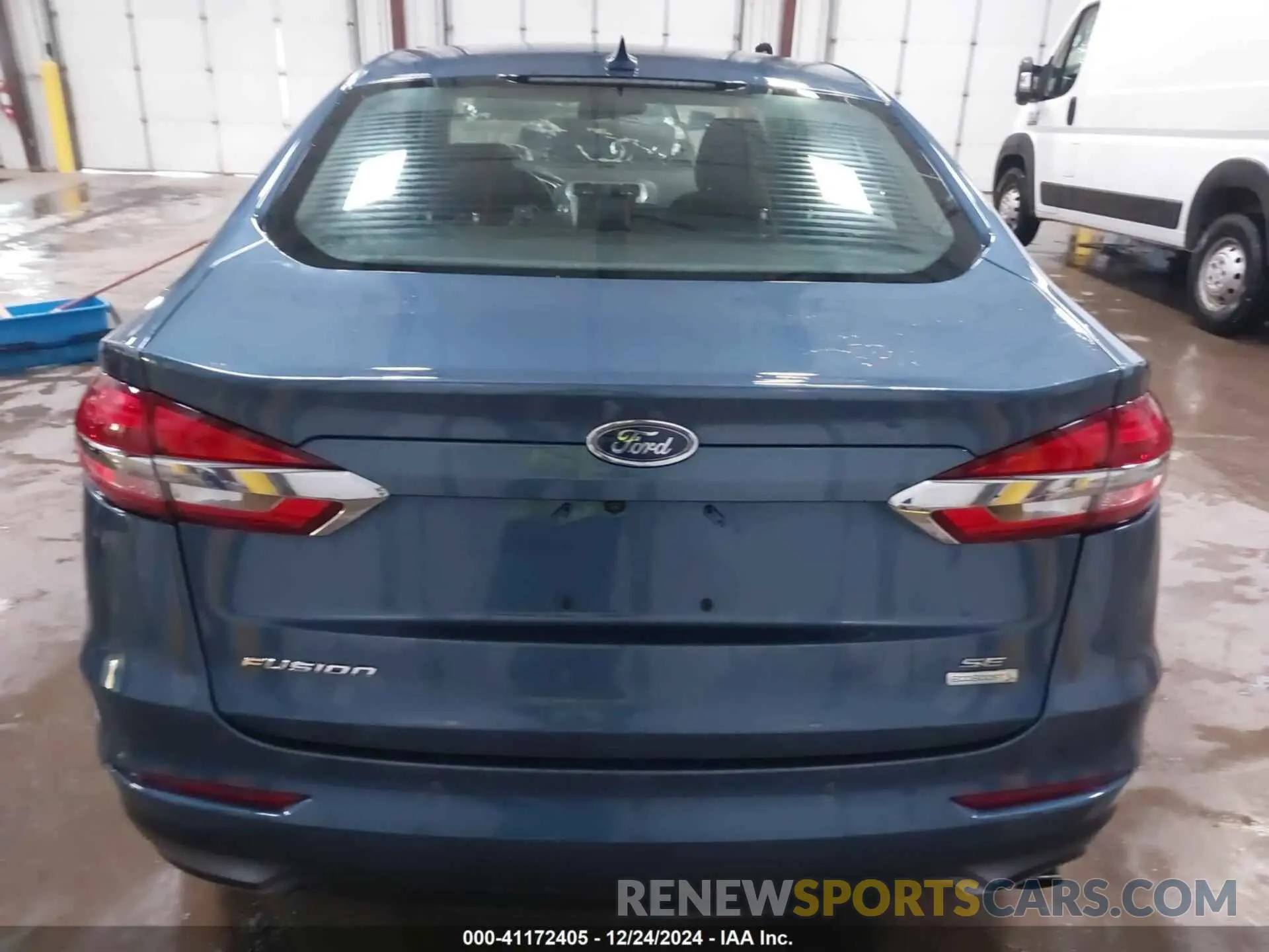 16 Photograph of a damaged car 3FA6P0HD4KR173574 FORD FUSION 2019