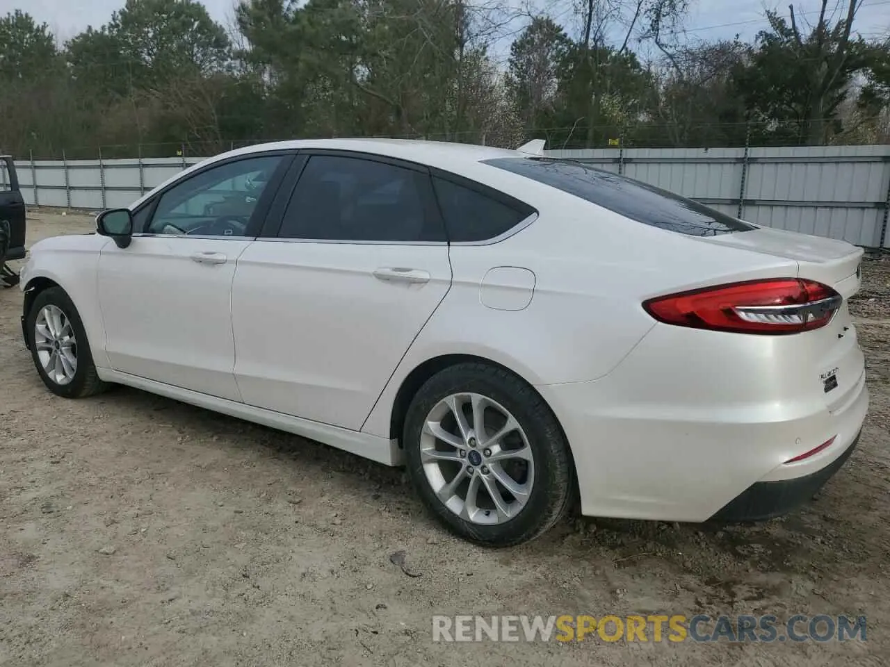 2 Фотография поврежденного автомобиля 3FA6P0HD4KR200742 FORD FUSION 2019