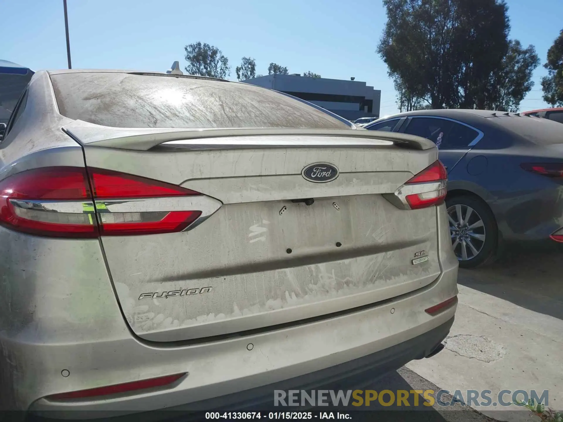 16 Photograph of a damaged car 3FA6P0HD4KR216228 FORD FUSION 2019