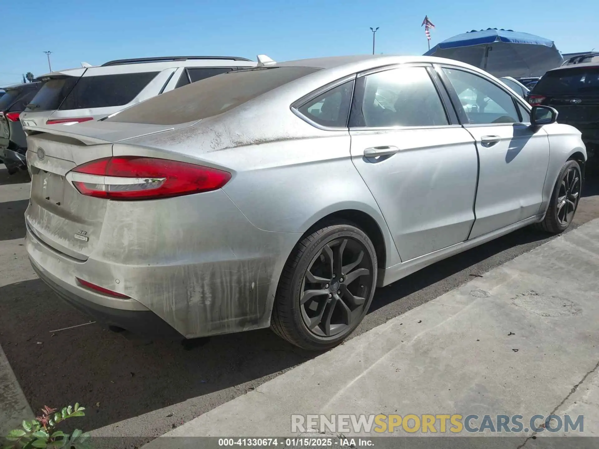 4 Photograph of a damaged car 3FA6P0HD4KR216228 FORD FUSION 2019