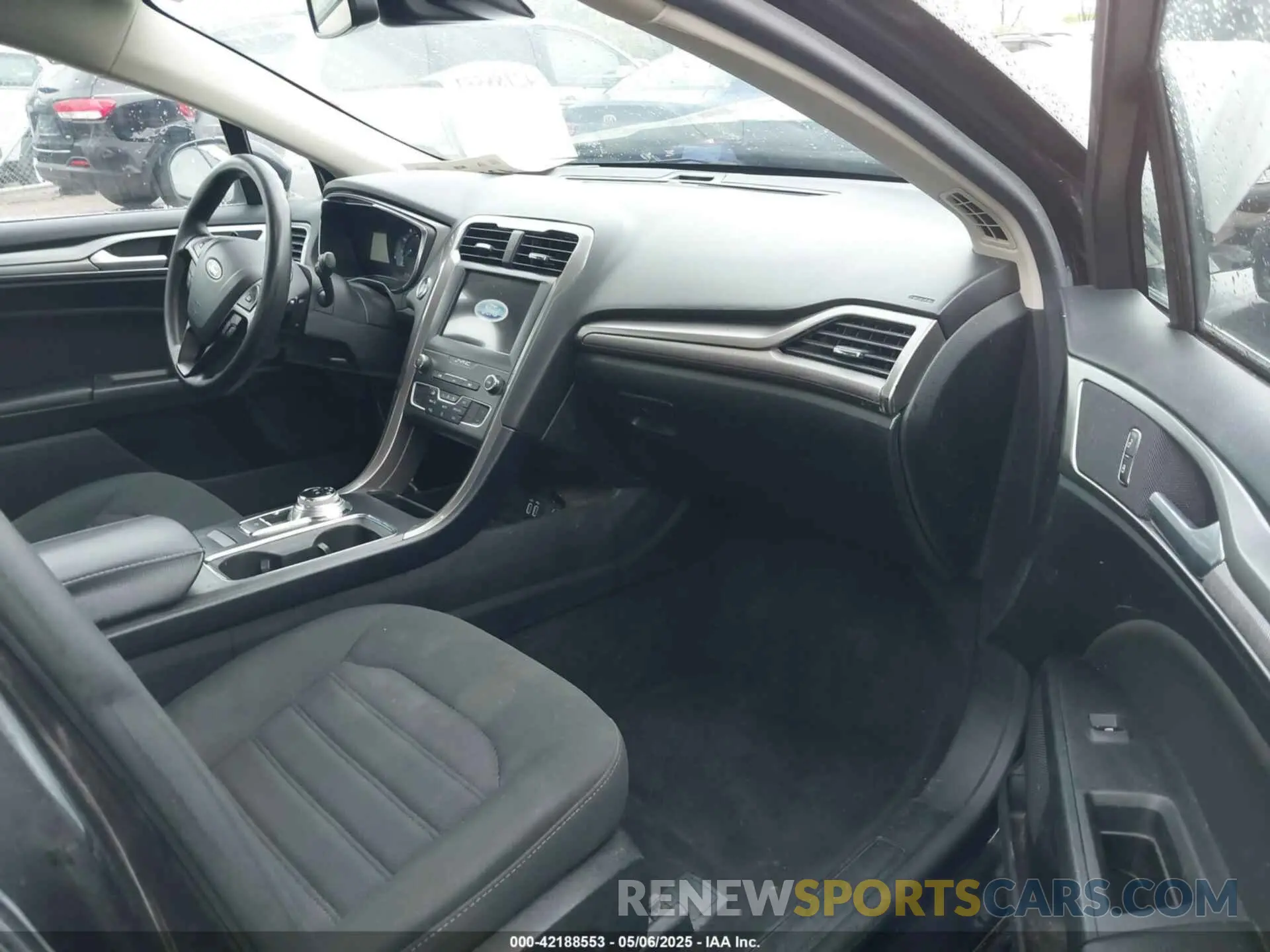 5 Фотография поврежденного автомобиля 3FA6P0HD4KR249679 FORD FUSION 2019