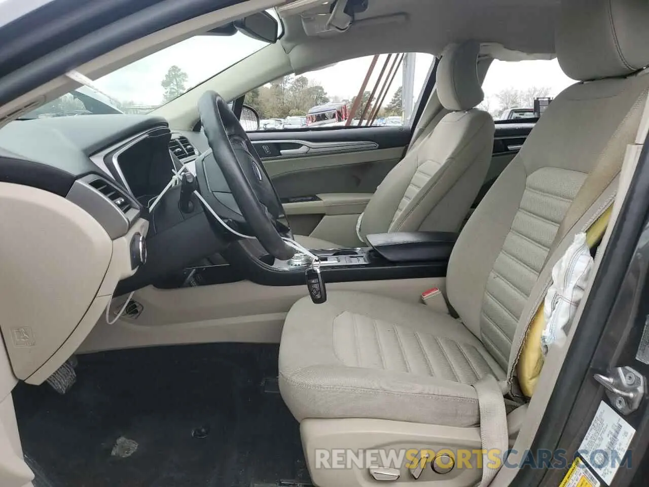 7 Photograph of a damaged car 3FA6P0HD5KR145752 FORD FUSION 2019