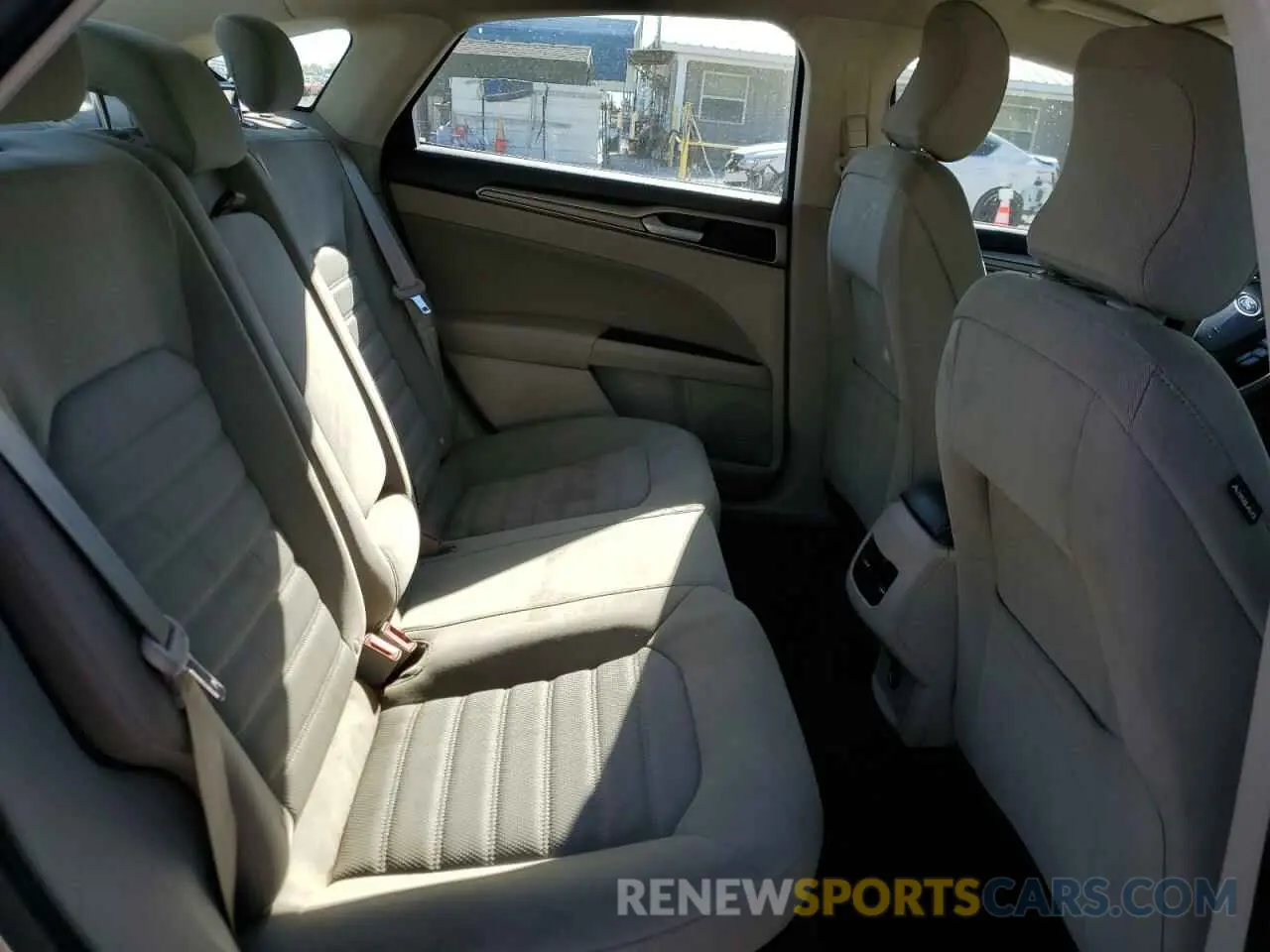 10 Фотография поврежденного автомобиля 3FA6P0HD5KR160929 FORD FUSION 2019