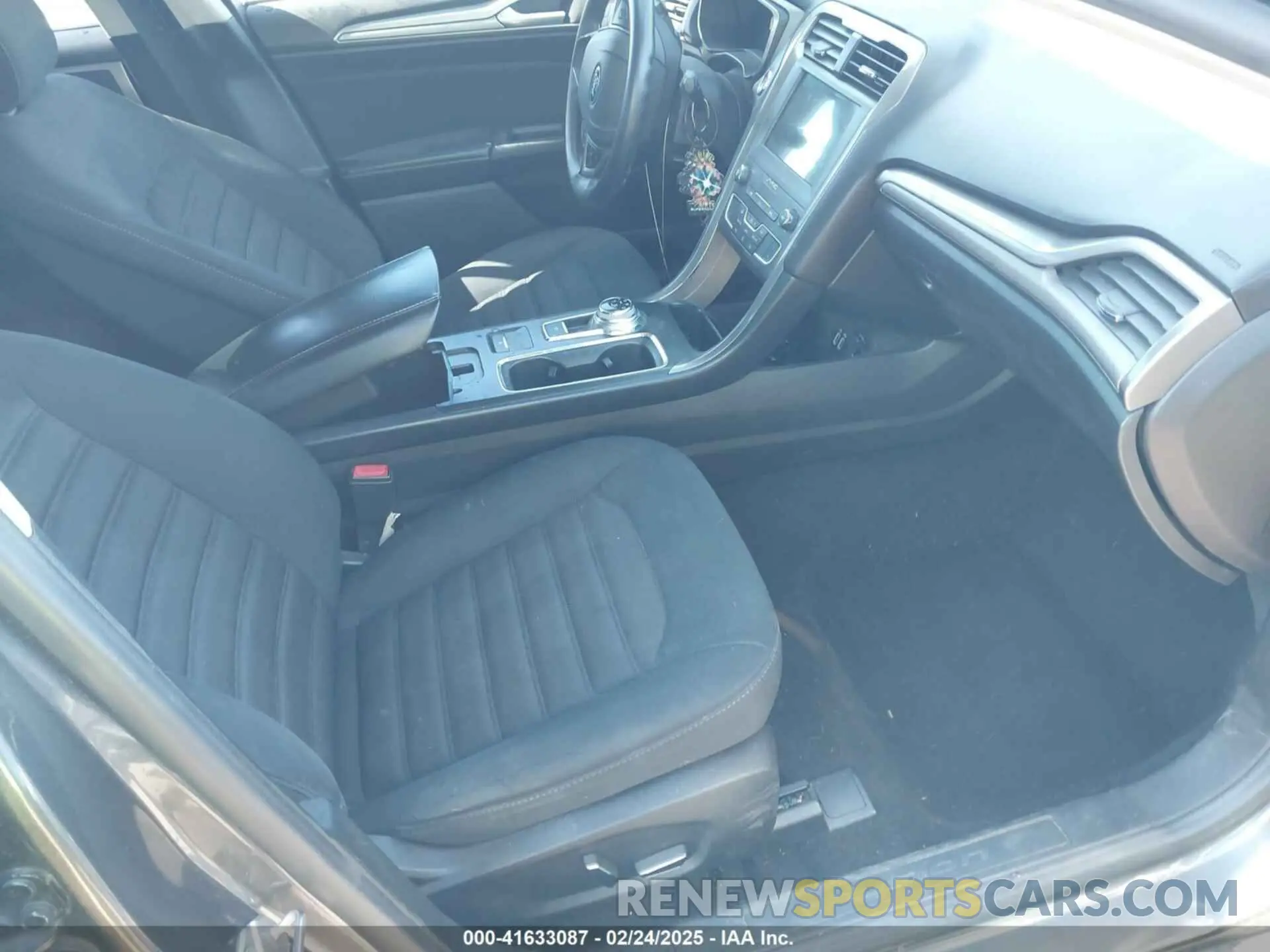 5 Photograph of a damaged car 3FA6P0HD5KR176497 FORD FUSION 2019