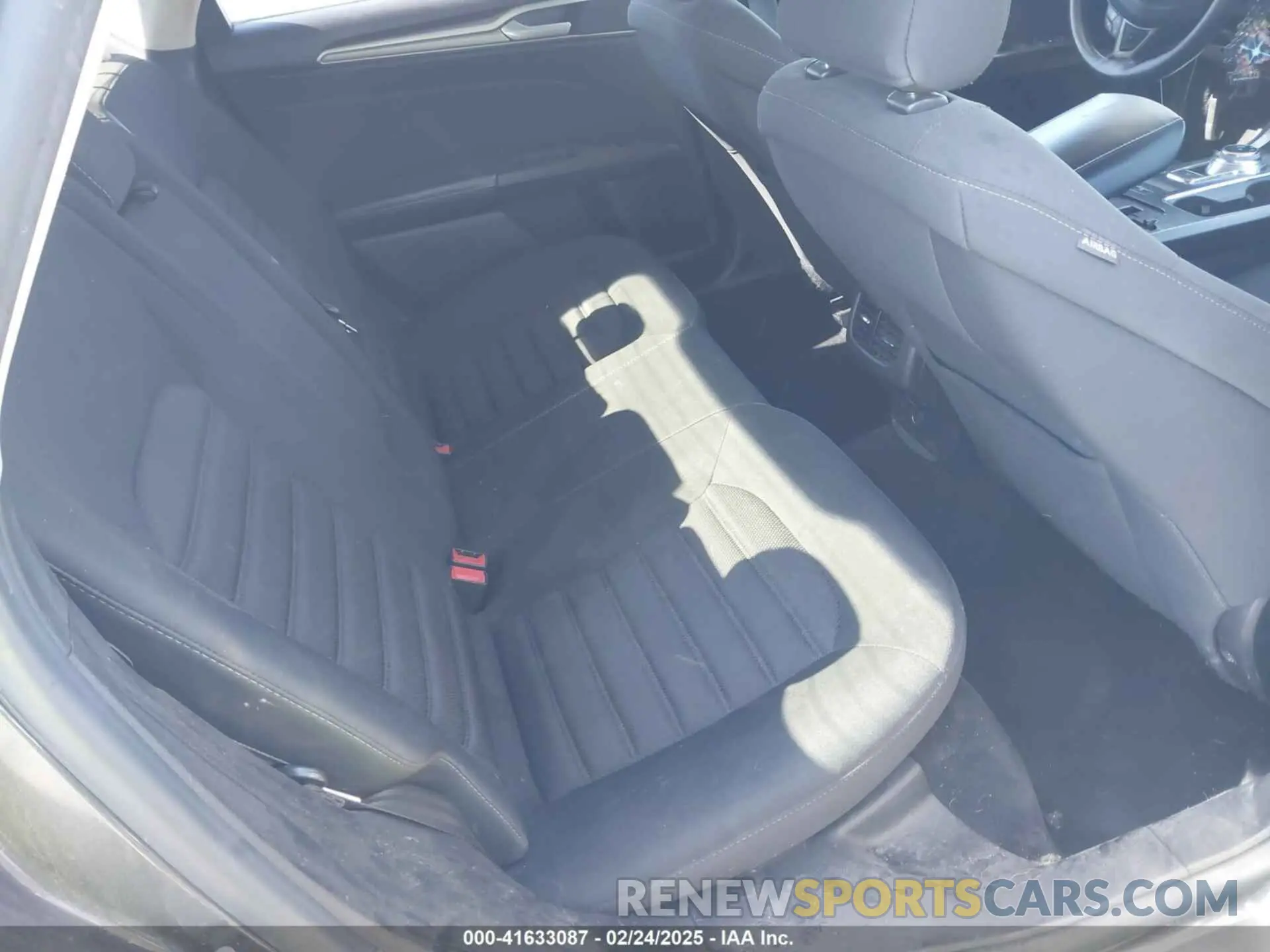 8 Photograph of a damaged car 3FA6P0HD5KR176497 FORD FUSION 2019