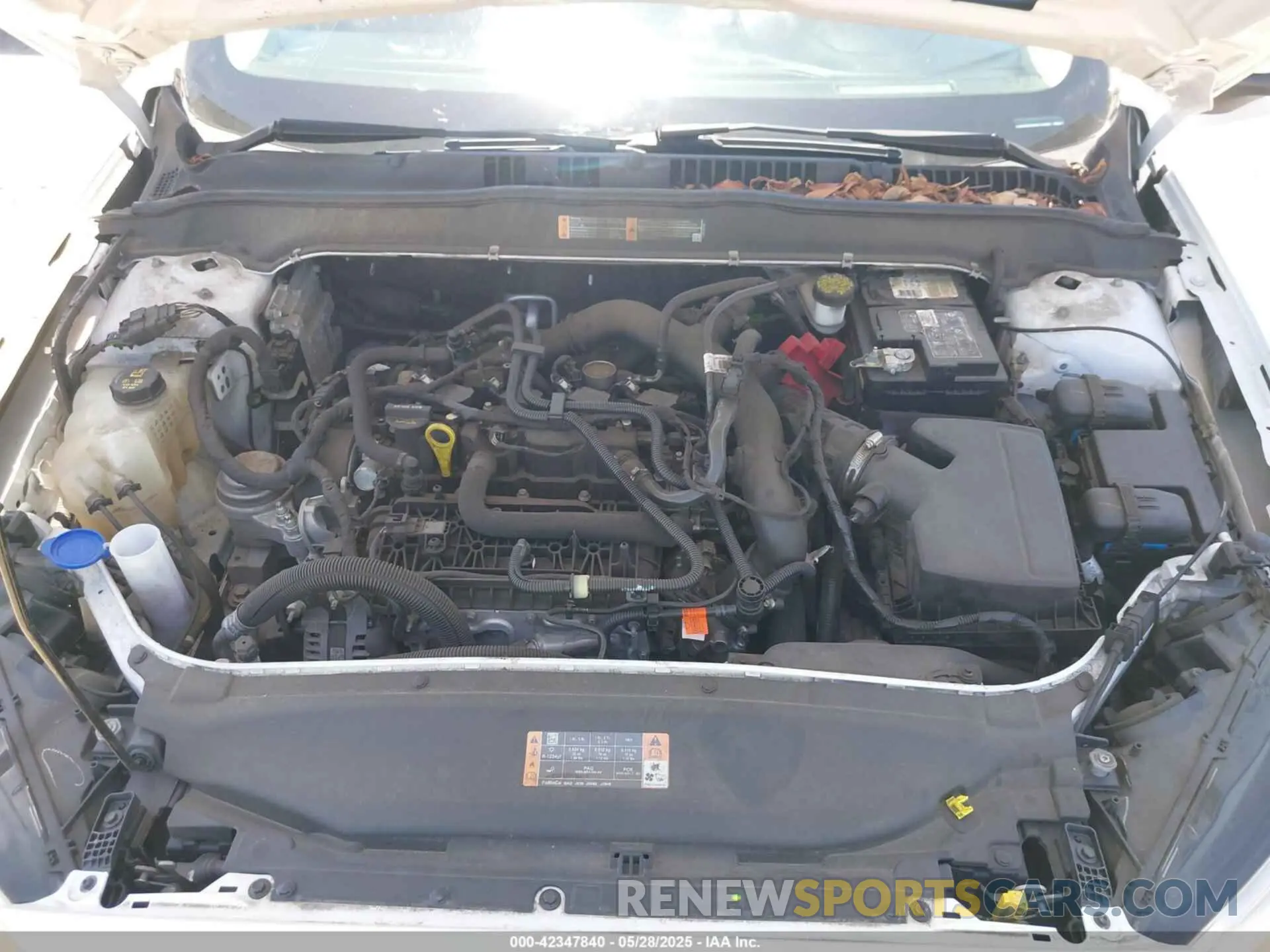 10 Photograph of a damaged car 3FA6P0HD5KR179335 FORD FUSION 2019