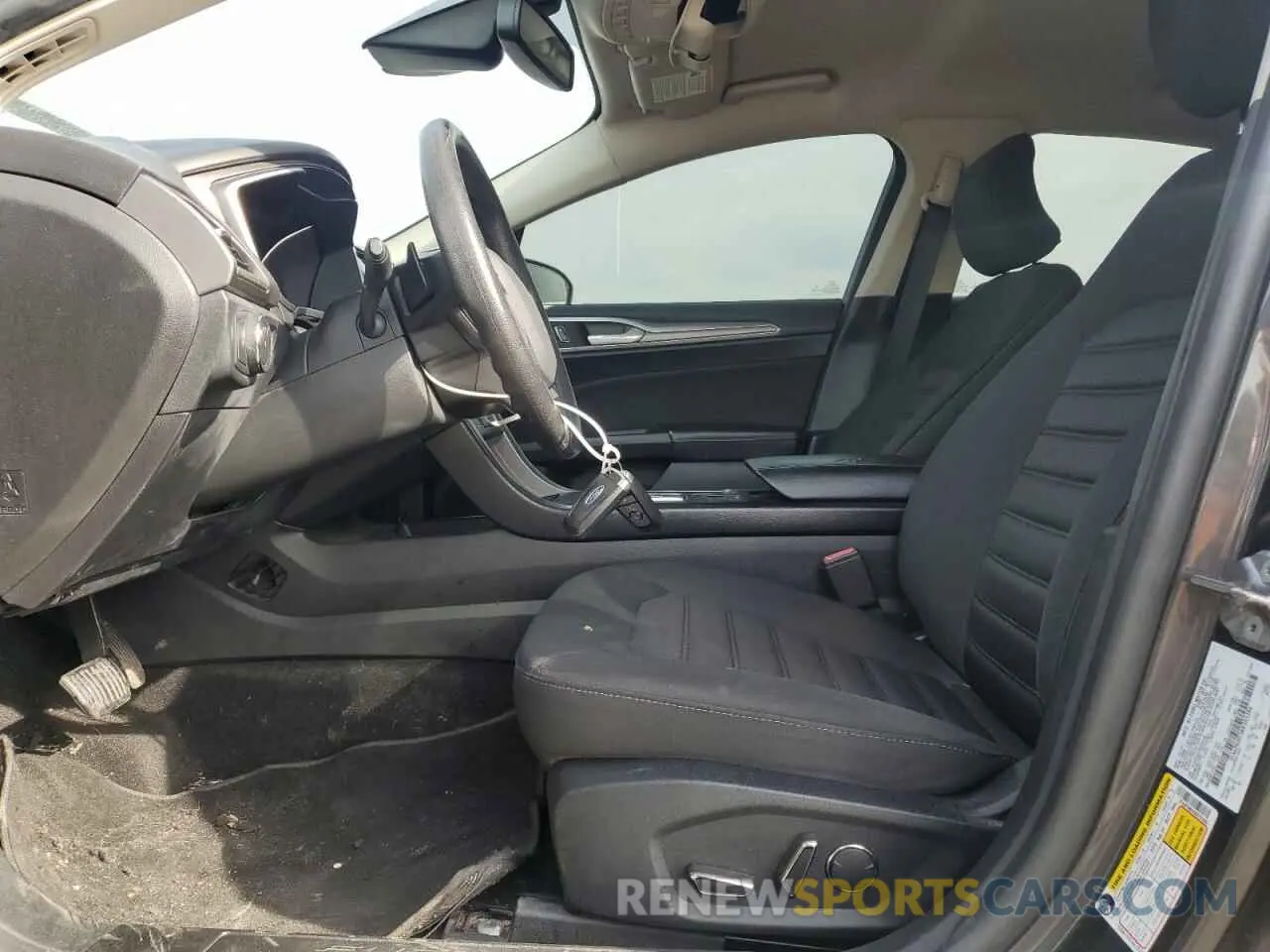 7 Photograph of a damaged car 3FA6P0HD5KR203486 FORD FUSION 2019