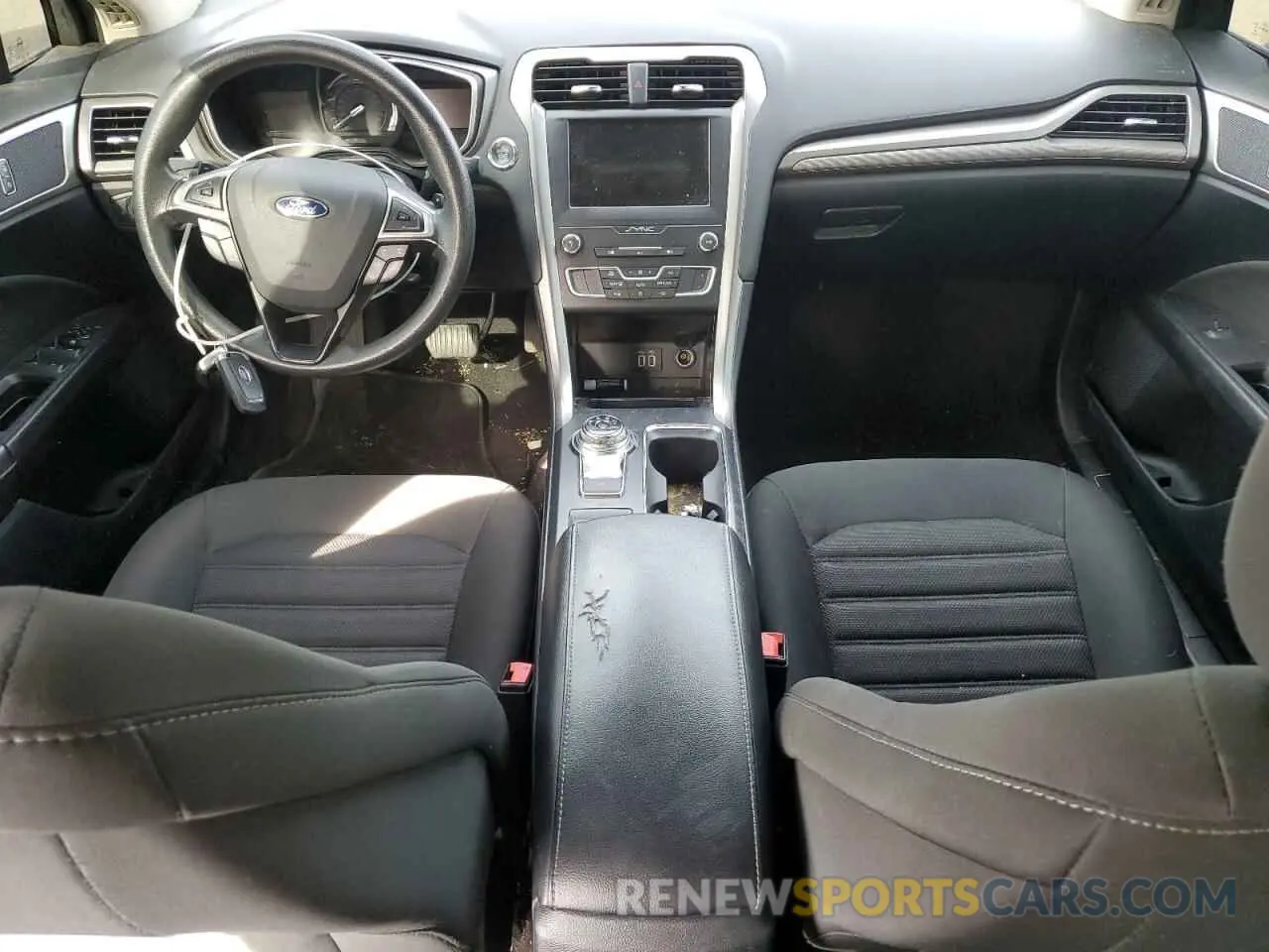 8 Photograph of a damaged car 3FA6P0HD5KR203486 FORD FUSION 2019