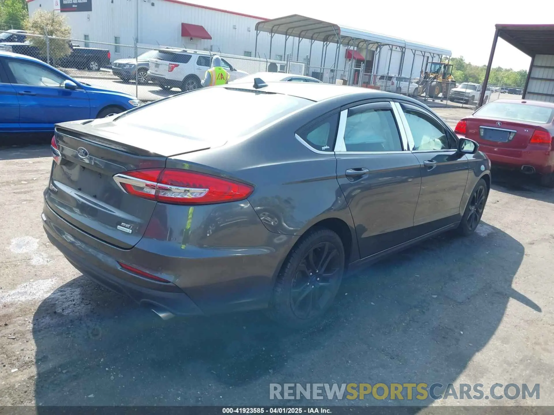 4 Фотография поврежденного автомобиля 3FA6P0HD5KR213709 FORD FUSION 2019