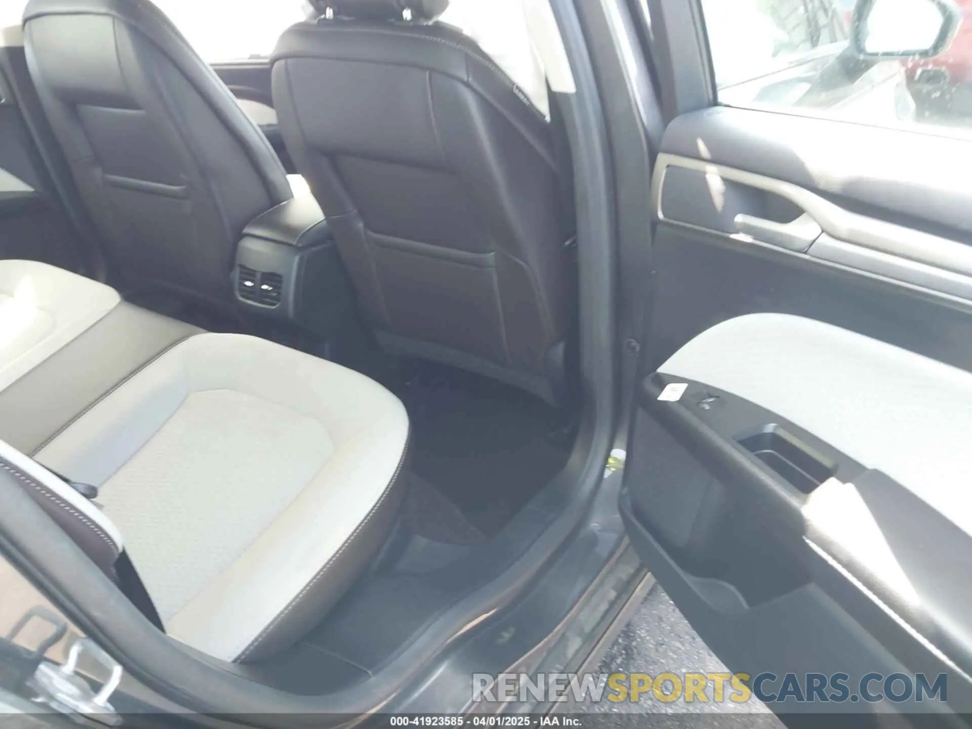 8 Фотография поврежденного автомобиля 3FA6P0HD5KR213709 FORD FUSION 2019