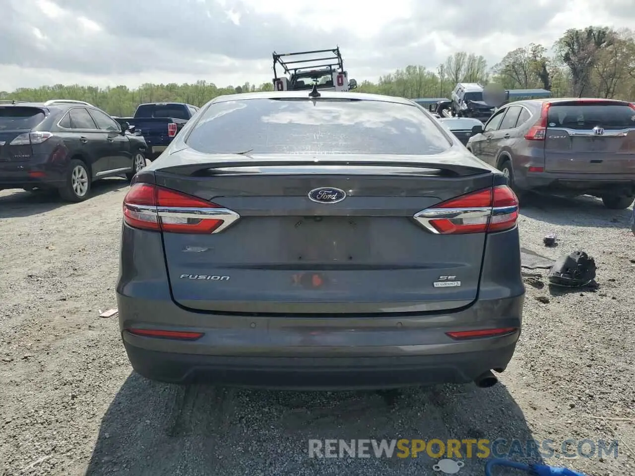 6 Photograph of a damaged car 3FA6P0HD5KR280388 FORD FUSION 2019