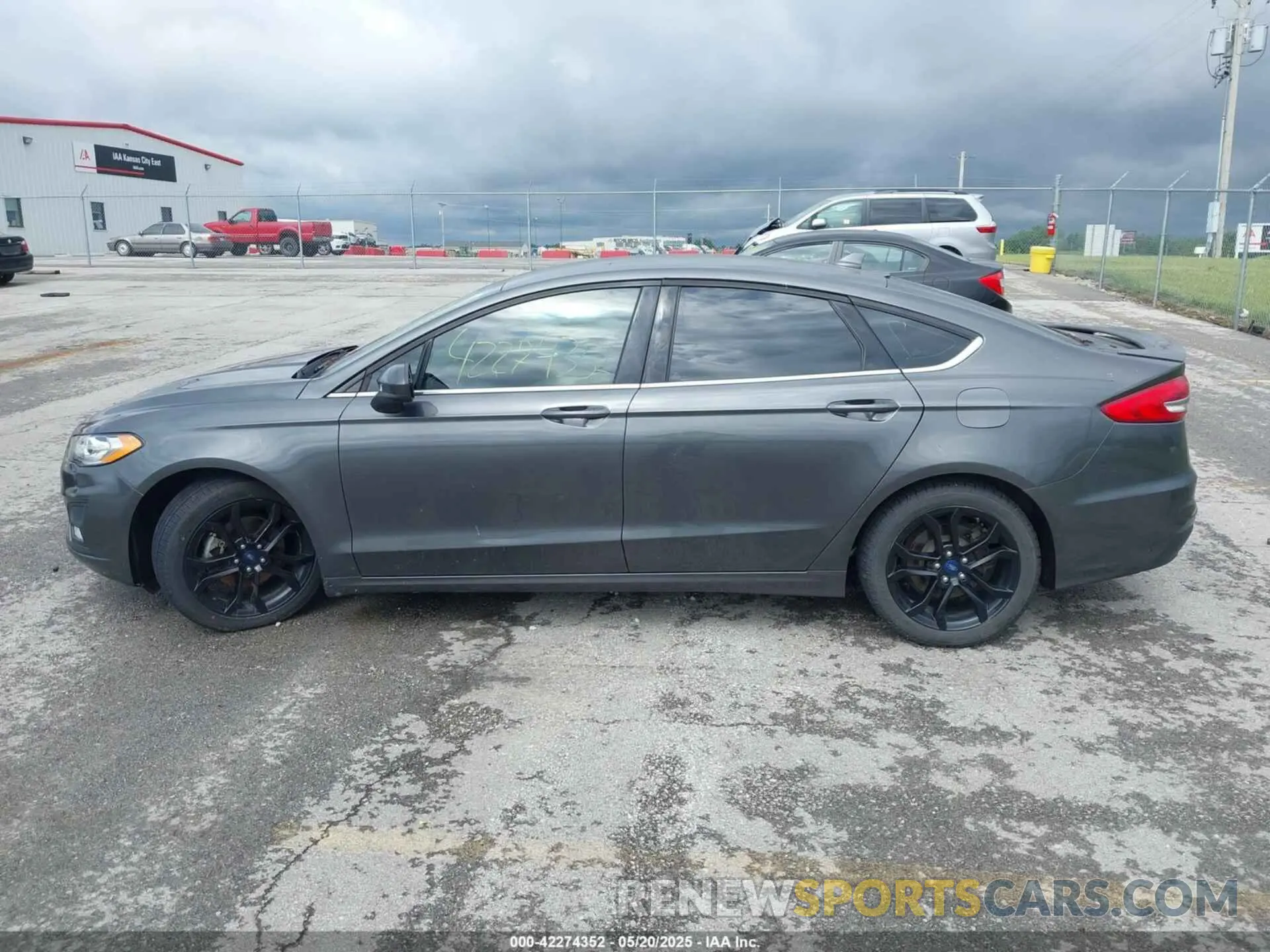 14 Фотография поврежденного автомобиля 3FA6P0HD5KR283727 FORD FUSION 2019