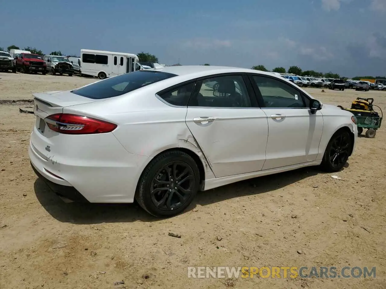 3 Photograph of a damaged car 3FA6P0HD6KR108242 FORD FUSION 2019