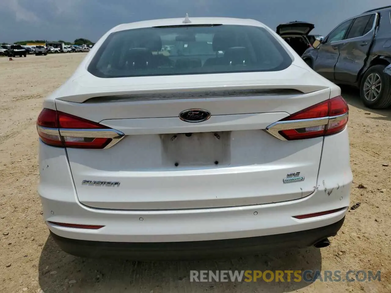 6 Photograph of a damaged car 3FA6P0HD6KR108242 FORD FUSION 2019