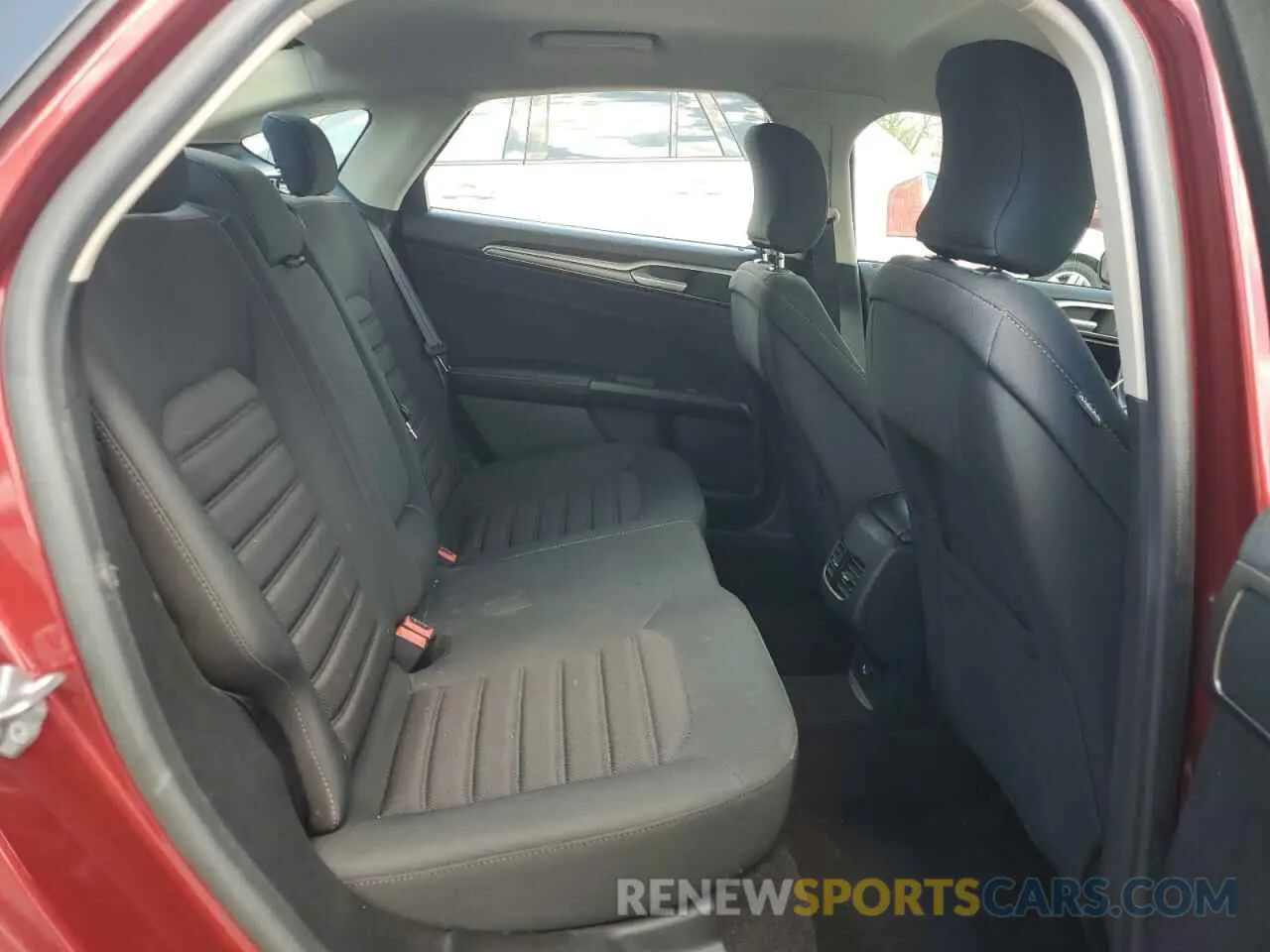 10 Фотография поврежденного автомобиля 3FA6P0HD6KR126207 FORD FUSION 2019