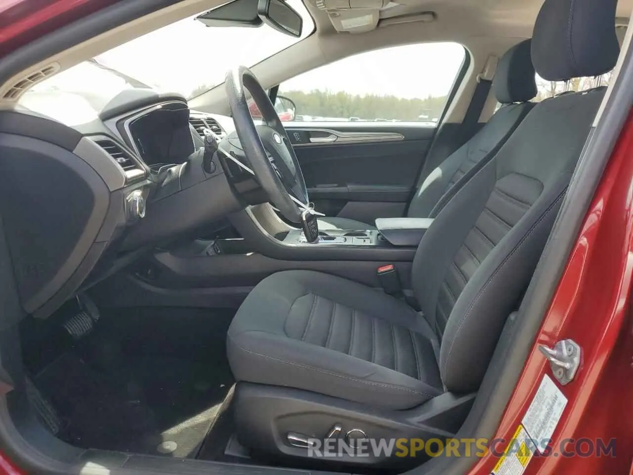 7 Фотография поврежденного автомобиля 3FA6P0HD6KR126207 FORD FUSION 2019