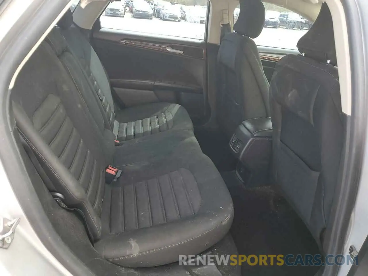 10 Фотография поврежденного автомобиля 3FA6P0HD6KR232060 FORD FUSION 2019